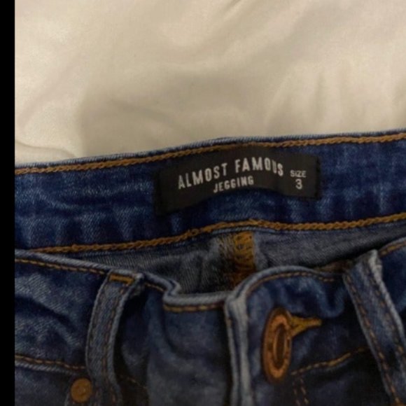 Fashion Nova Almost Famous Jegging Size 3 - Picture 3 of 3